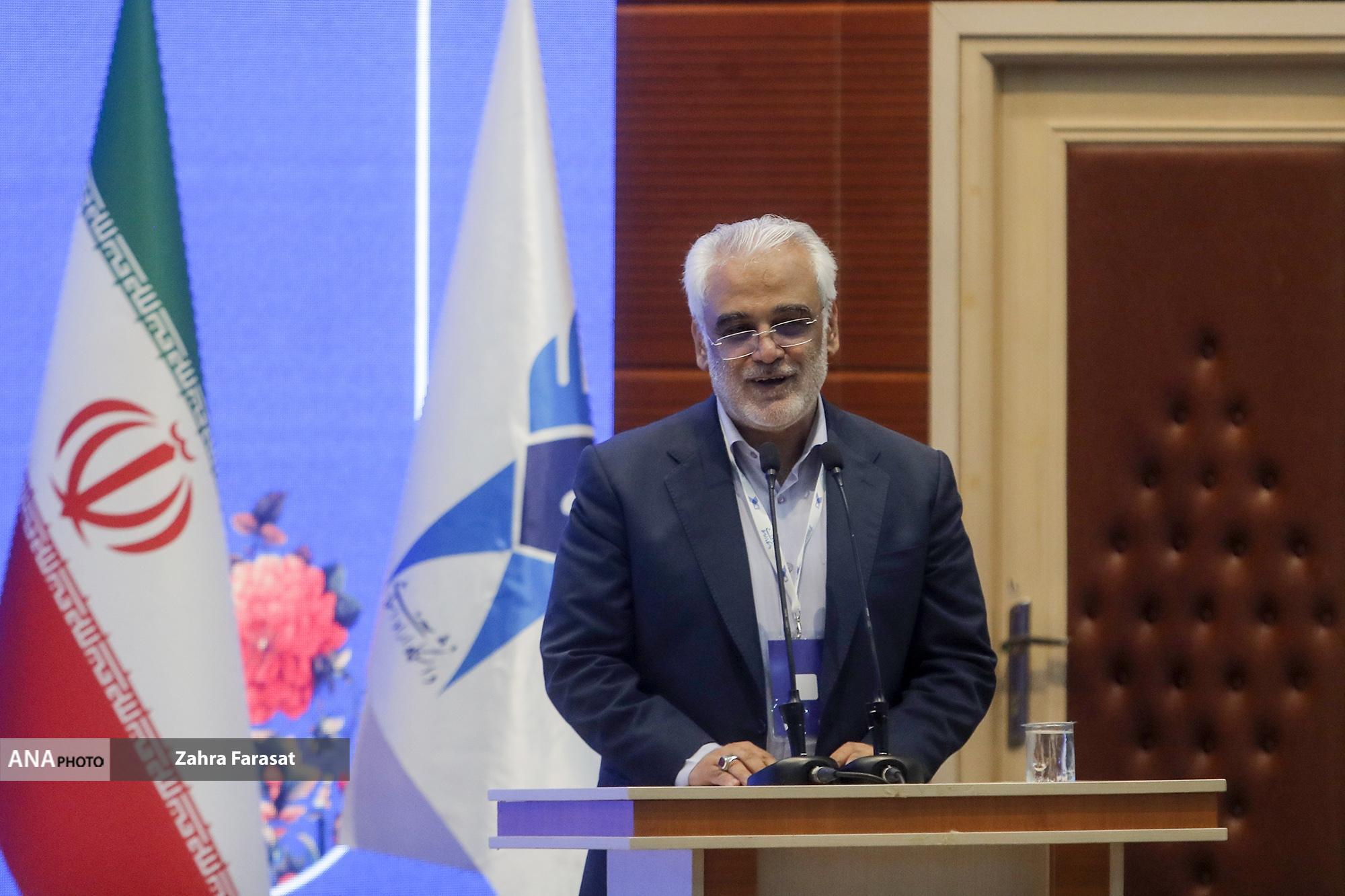 پزشکیان: کافی است باور کنیم می&zwnj;توانیم/ طهرانچی: ثمرات انقلاب اسلامی در گرو دانش&zwnj;آموختگان دانشگاهی است