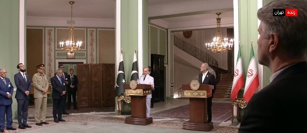 شهباز شریف: مایلیم روابط با ایران را از همه نظر افزایش دهیم/ پزشکیان: برگسترش روابط با پاکستان تأکید داریم شهباز شریف: مایلیم روابط با ایران را از همه نظر افزایش دهیم/ پزشکیان: برگسترش روابط با پاکستان تأکید داریم