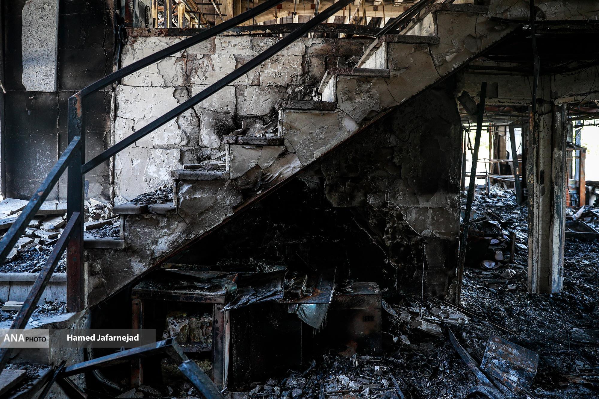 بازدید اهالی رسانه از ساختمان شیشه‌ای رسانه ملی+ عکس