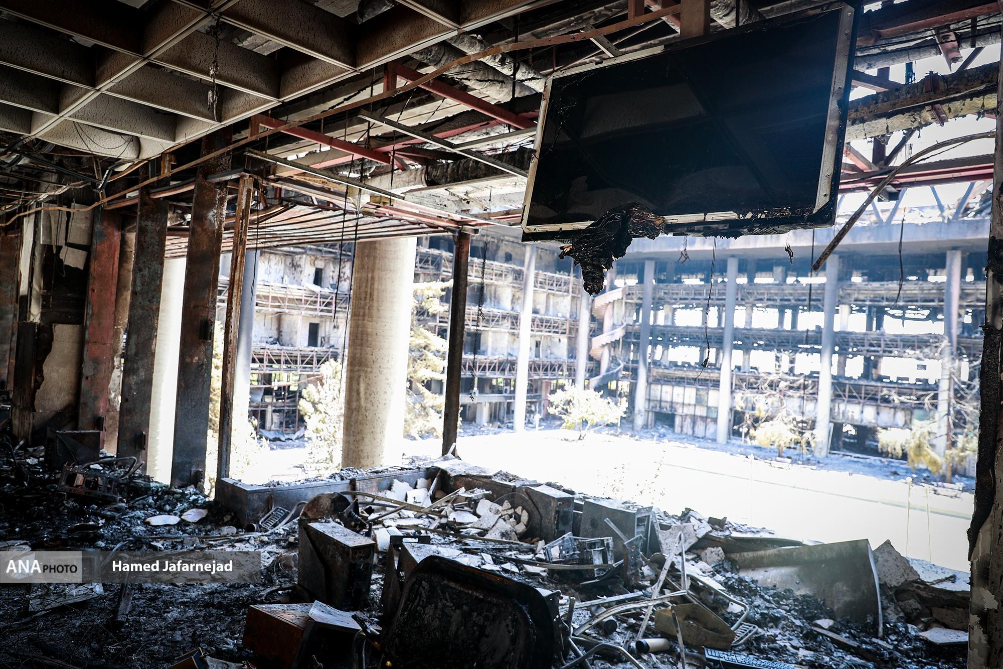 بازدید اهالی رسانه از ساختمان شیشه‌ای رسانه ملی+ عکس