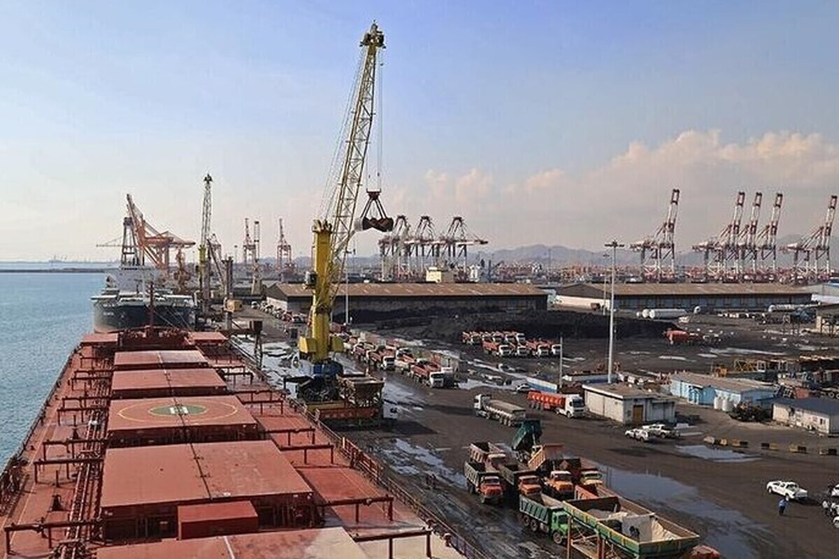 نقش مهم فعالیت شبانه روزی گمرکات در تامین نیاز‌های کشور