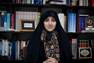 با حفظ آرامش و همبستگی در برابر جنگ همه جانبه دشمن ایستادگی می‌کنیم