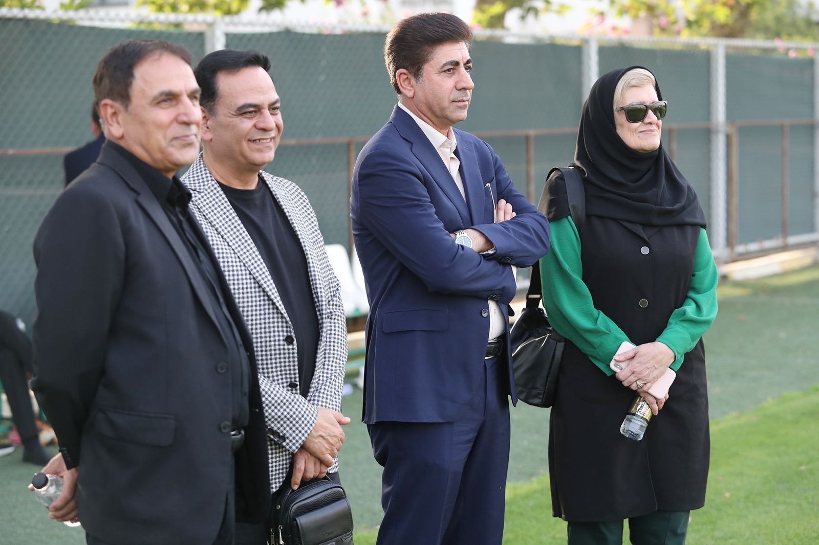 حضور اعضای هیات رئیسه و دبیرکل فدراسیون فوتبال تمرین تیم ملی بانوان و تیم ملی امید حضور اعضای هیات رئیسه و دبیرکل فدراسیون فوتبال تمرین تیم ملی بانوان و تیم ملی امید