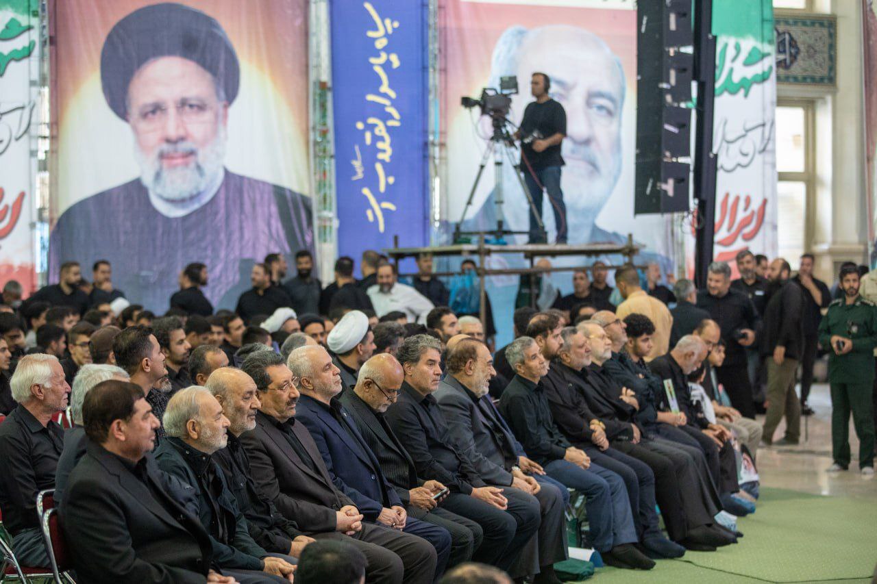 گرامیداشت شهدای اقتدار با حضور سران قوا؛ شعار مرگ بر آمریکا در مصلی تهران طنین‌انداز شد