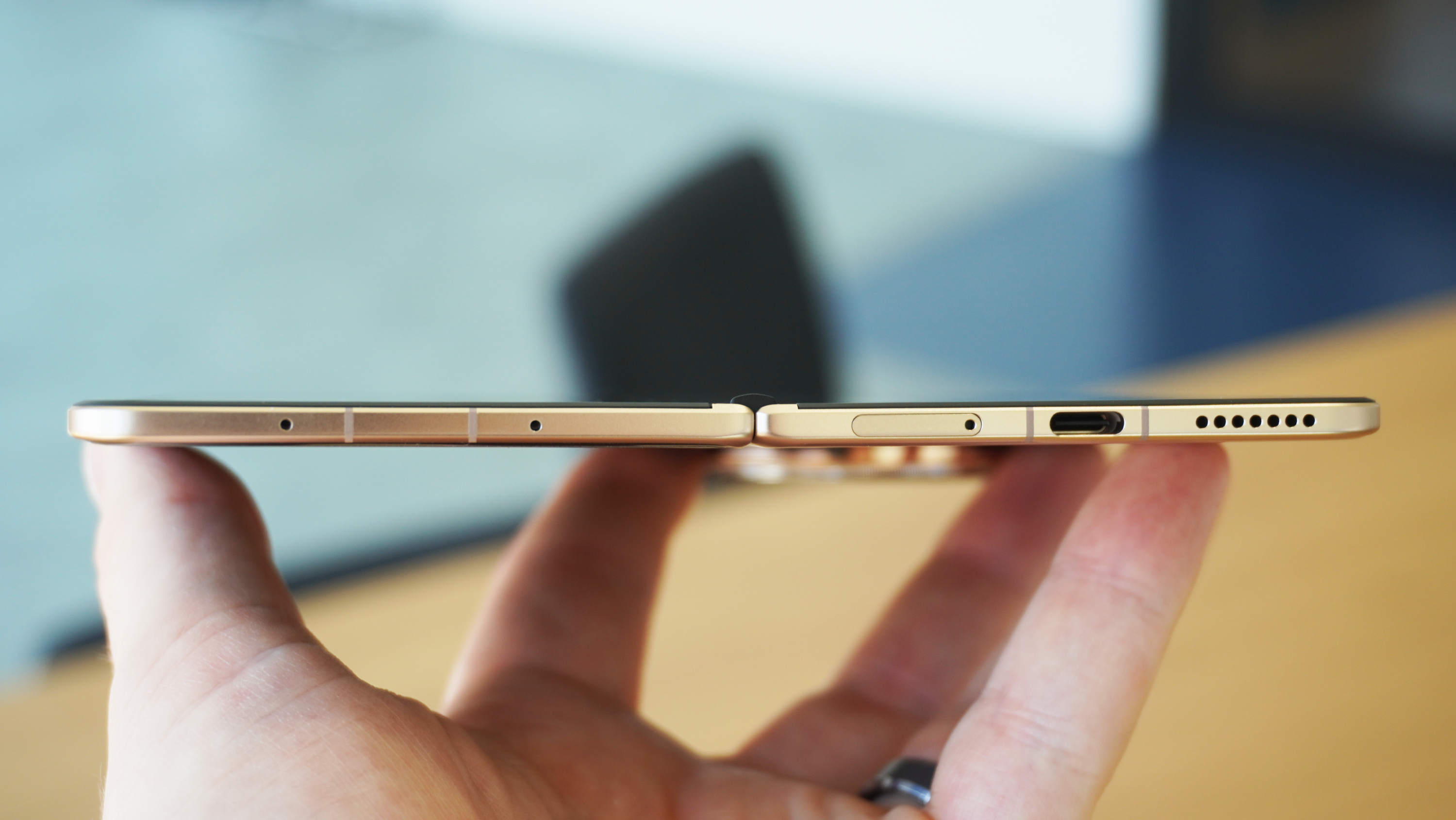 Honor Magic V۵ رکورد باریک&zwnj;ترین گوشی تاشوی جهان را شکست