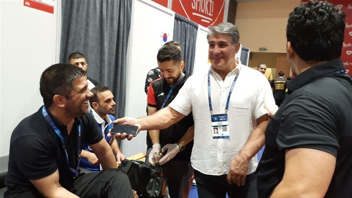 حیدری خطاب به معصومی: بمان و سنگ را بردار! /نتیجه نگیری در فرودگاه آب دستت نمیدهند حیدری خطاب به معصومی: بمان و سنگ را بردار! /نتیجه نگیری در فرودگاه آب دستت نمیدهند