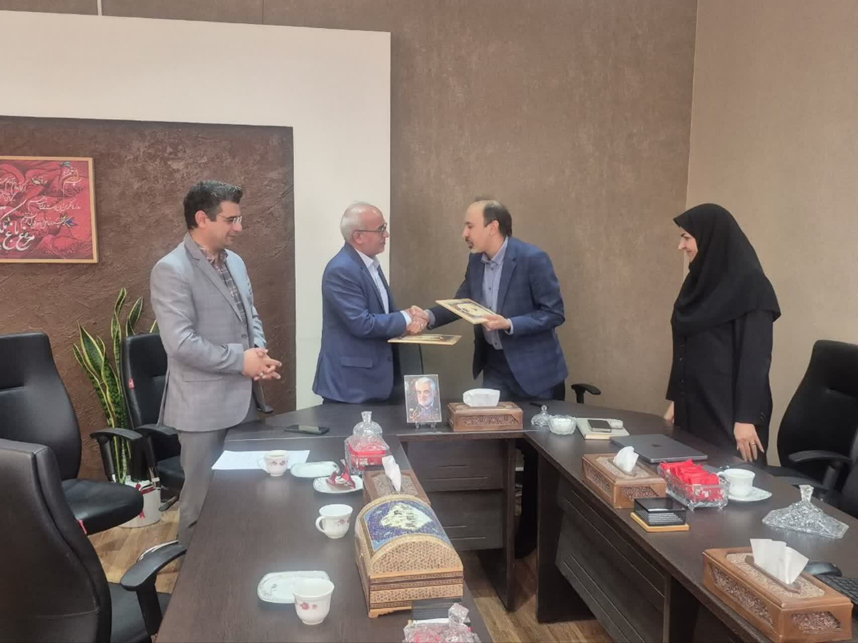 جزئیات تفاهمنامه دانشگاه آزاد یزد و شرکت گروه دیبا رایانه یزد امضا شد جزئیات تفاهمنامه دانشگاه آزاد یزد و شرکت گروه دیبا رایانه یزد امضا شد