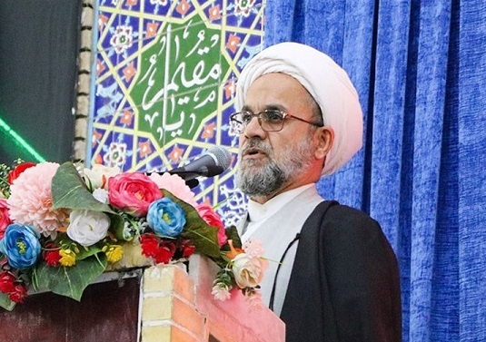 هشدار ائمه جمعه به مسئولان؛ راهبرد «ایران قوی» در دوری از آمریکاست