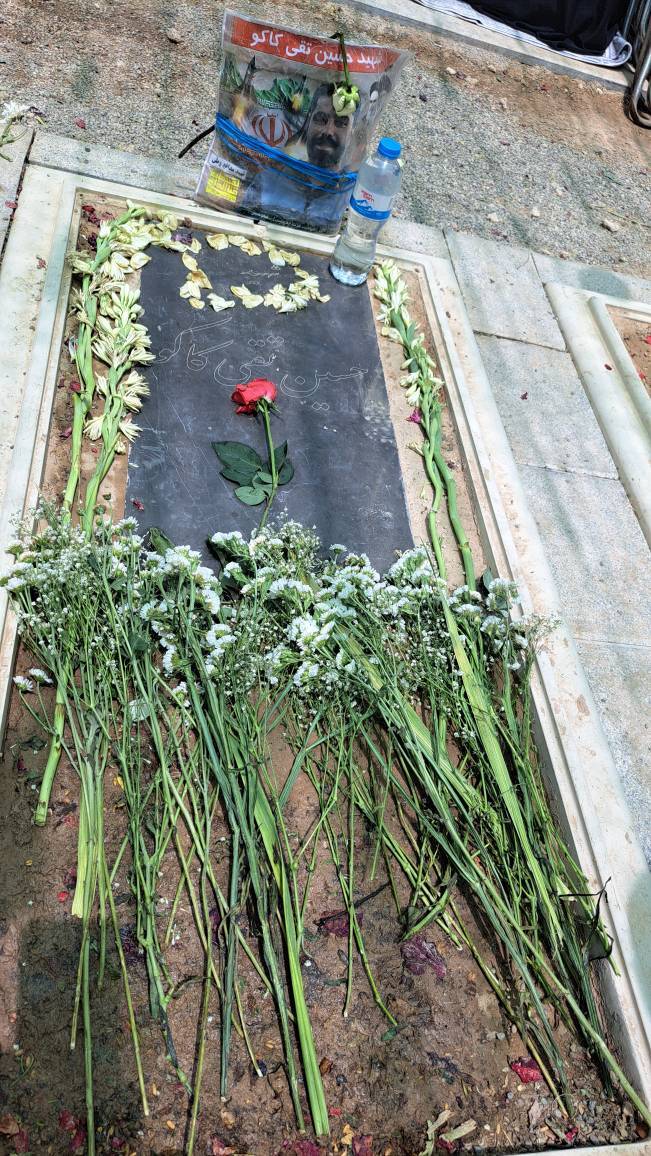 از ایوان طلا تا بهشت؛ روایتی از آخرین دعای شهید تقی کاکو در حرم امام رضا (ع) از ایوان طلا تا بهشت؛ روایتی از آخرین دعای شهید تقی کاکو در حرم امام رضا (ع)