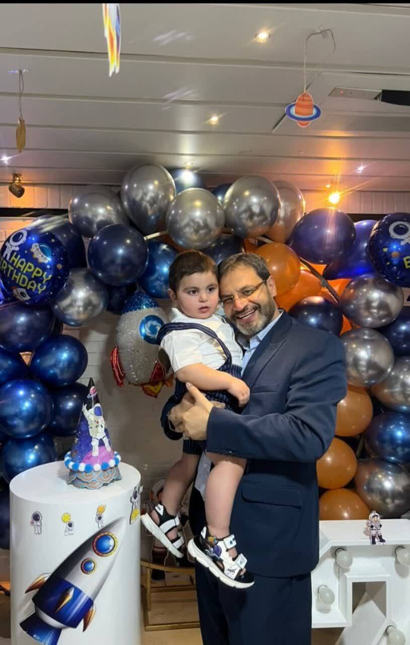 نیم ساعت با خانواده، یک عمر با وطن/ «جانم فدای ایران» وصیت بیکلام شهید قرایلو در قاب تصویر نیم ساعت با خانواده، یک عمر با وطن/ «جانم فدای ایران» وصیت بیکلام شهید قرایلو در قاب تصویر