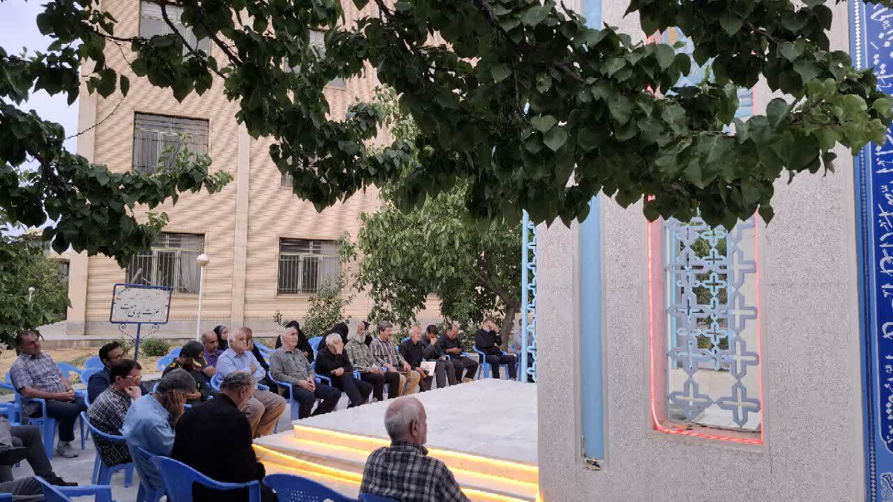 از کربلا تا غزه؛ پیوند شعر و حماسه در «عصر عاشورایی» تویسرکان از کربلا تا غزه؛ پیوند شعر و حماسه در «عصر عاشورایی» تویسرکان