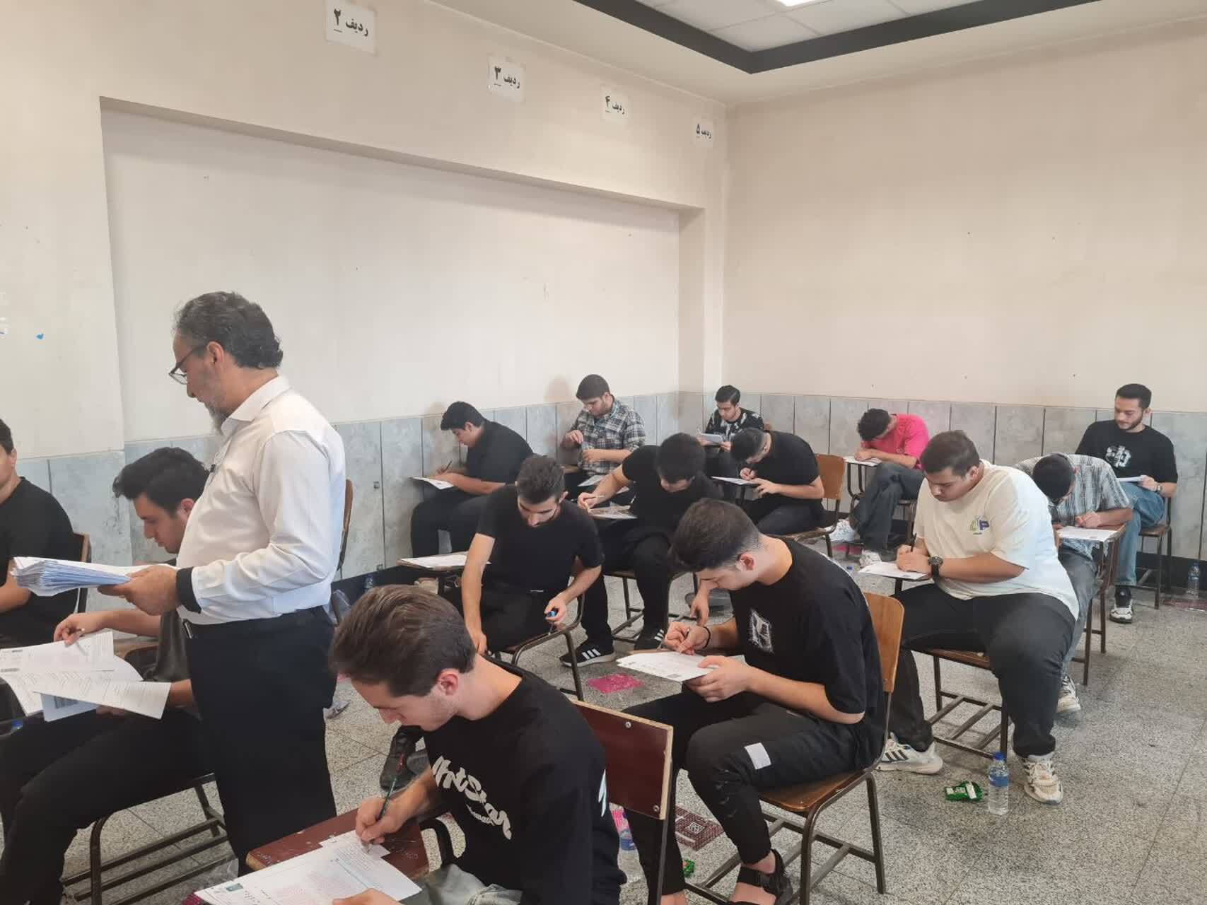 رقابت علمی متقاضیان مراکز آموزش عالی برای تصاحب صندلی دانشگاه‌ها