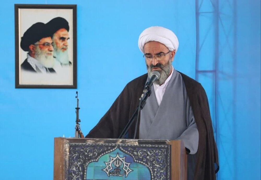 هشدار ائمه جمعه کشور به مسئولان؛ فریب لبخندهای دیپلماتیک را نخورید