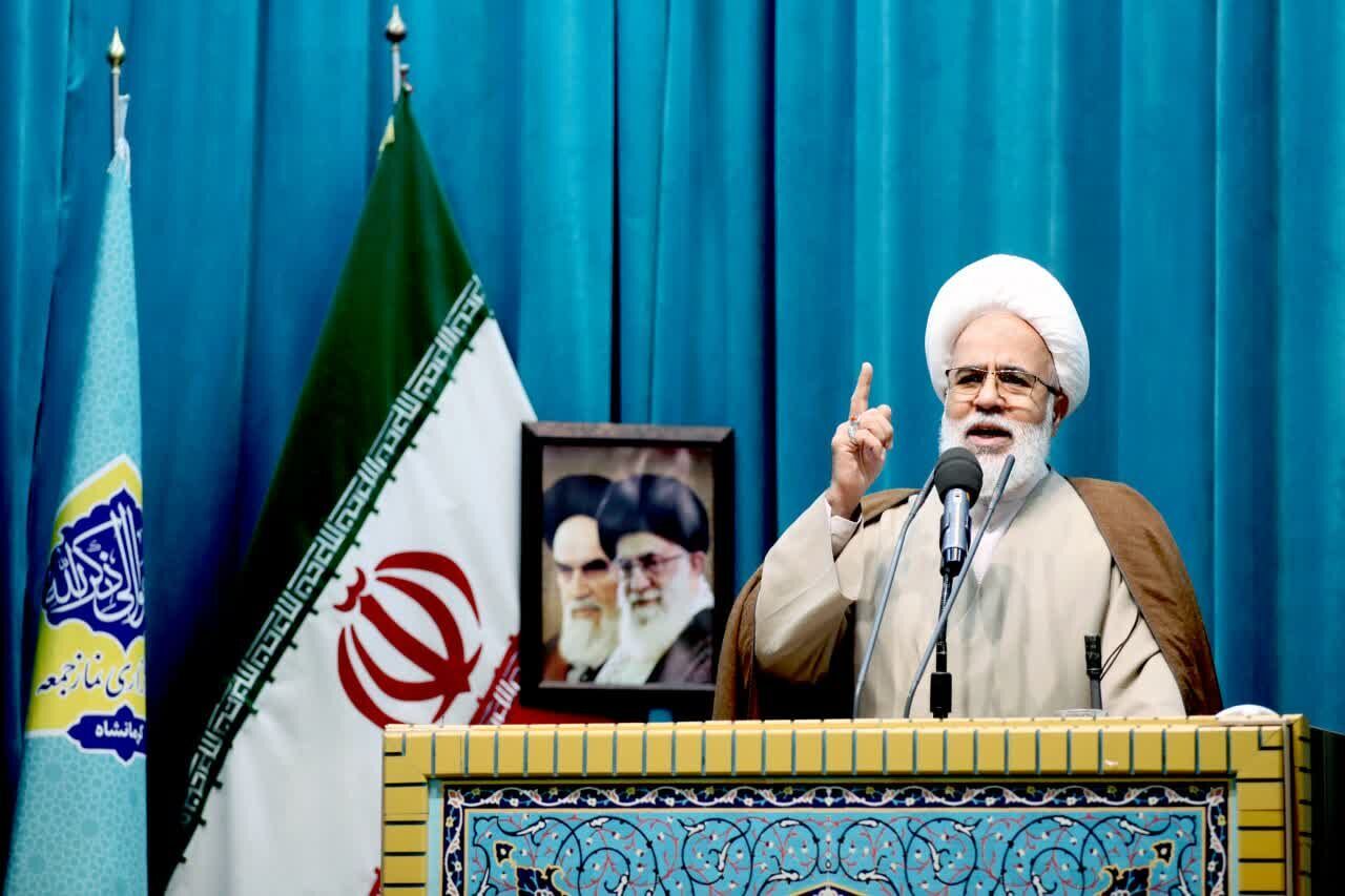 هشدار ائمه جمعه کشور به مسئولان؛ فریب لبخندهای دیپلماتیک را نخورید