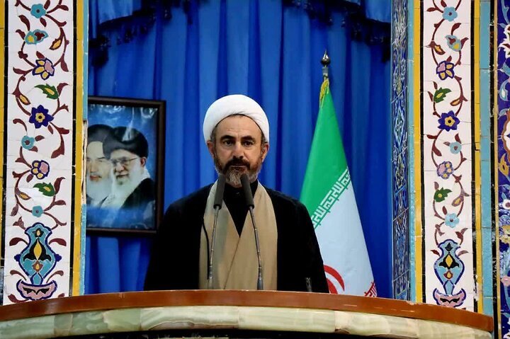 هشدار ائمه جمعه کشور به مسئولان؛ فریب لبخندهای دیپلماتیک را نخورید