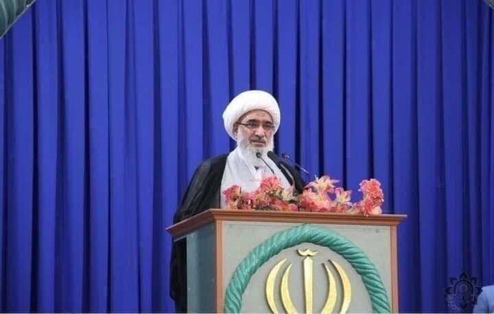 هشدار ائمه جمعه کشور به مسئولان؛ فریب لبخندهای دیپلماتیک را نخورید