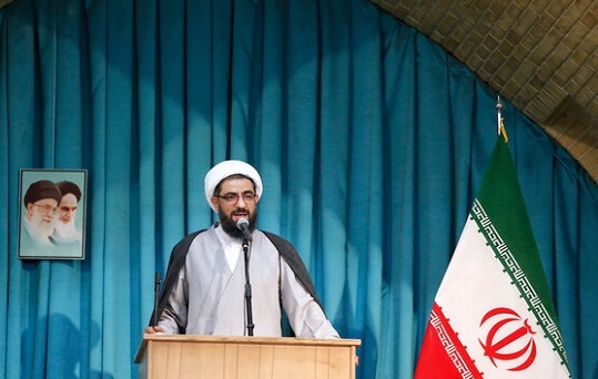 هشدار ائمه جمعه کشور به مسئولان؛ فریب لبخندهای دیپلماتیک را نخورید