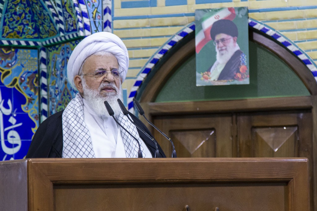 هشدار ائمه جمعه کشور به مسئولان؛ فریب لبخندهای دیپلماتیک را نخورید