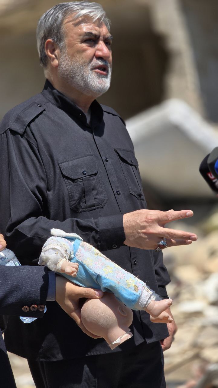 بازدید رئیس کمیسیون امنیت ملی از مناطق مسکونی مورد حمله رژیم صهیونیستی