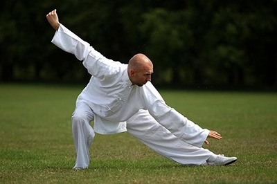 تایچی، یوگا و پیادهروی؛ رقبای قدرتمند دارو در درمان بیخوابی تایچی، یوگا و پیادهروی؛ رقبای قدرتمند دارو در درمان بیخوابی