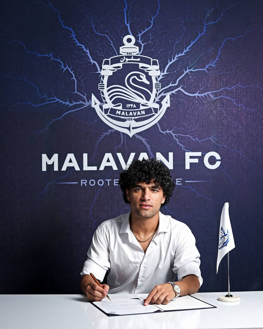 اسلامی‌خواه به ملوان پیوست