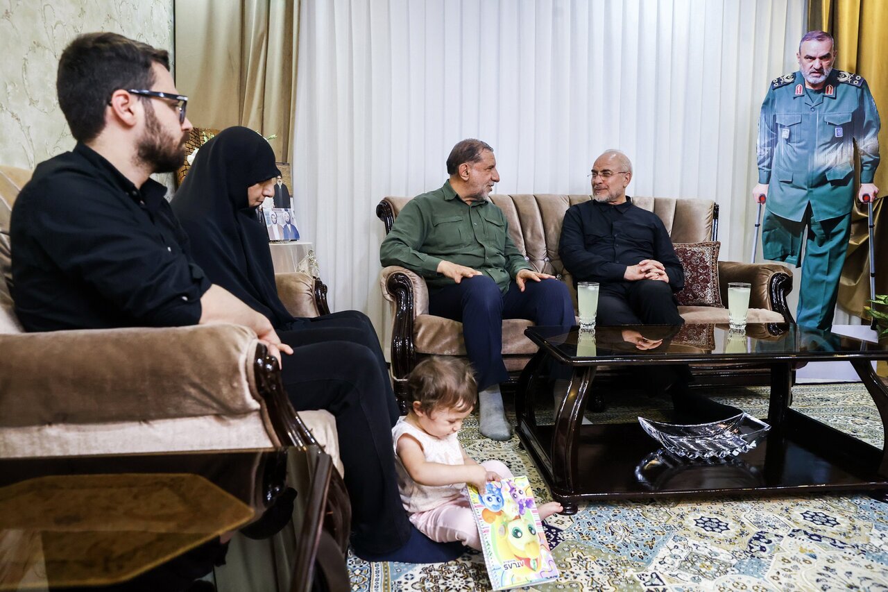 قالیباف: شهید رشید در قدرت فکر جزو نوادر جبهه و جنگ بود قالیباف: شهید رشید در قدرت فکر جزو نوادر جبهه و جنگ بود