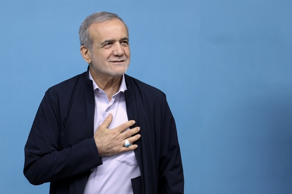 رئیس‌جمهور در مقر فرماندهی فراجا | قدردانی از نقش فراجا در صیانت از امنیت کشور در جنگ ۱۲ روزه