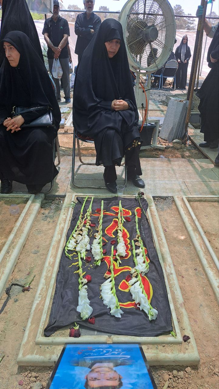 افتخار میکنم پسرم شهید قدس است/شهادت گوارای وجودش افتخار میکنم پسرم شهید قدس است/شهادت گوارای وجودش