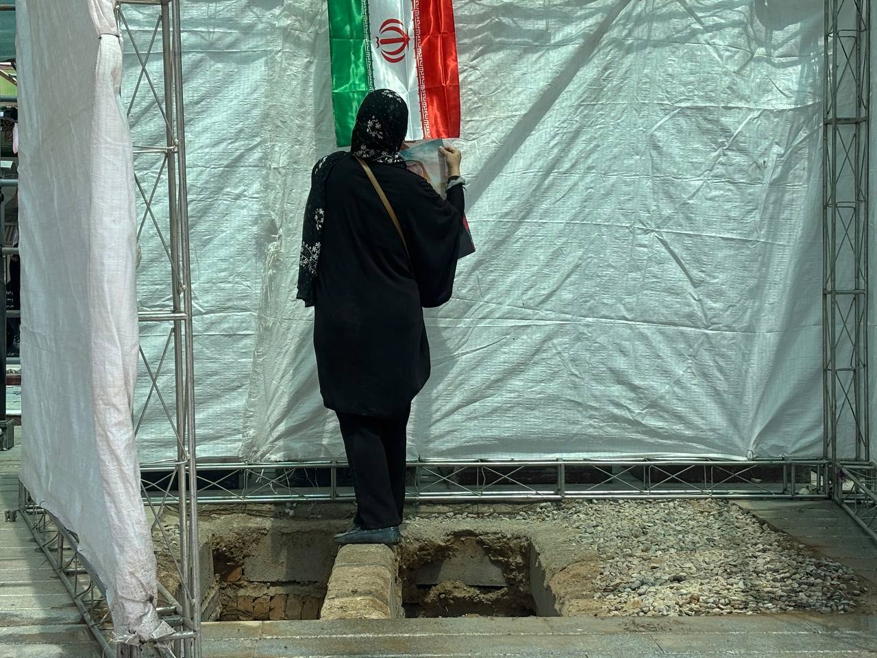 بیعت مردم با شهدای ایران/ اینجا تهران شهر شهیدان قدس است