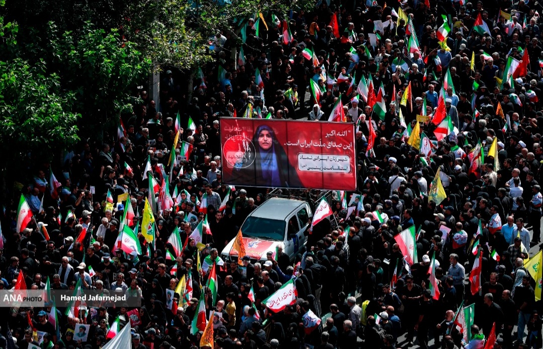 روایت خبرنگار آنا از حضور میلیونی مردم تهران در تشییع شهدای حملات ۲۳ خرداد؛ روزی که پایتخت ایران قلب تپنده وحدت و مقاومت شد