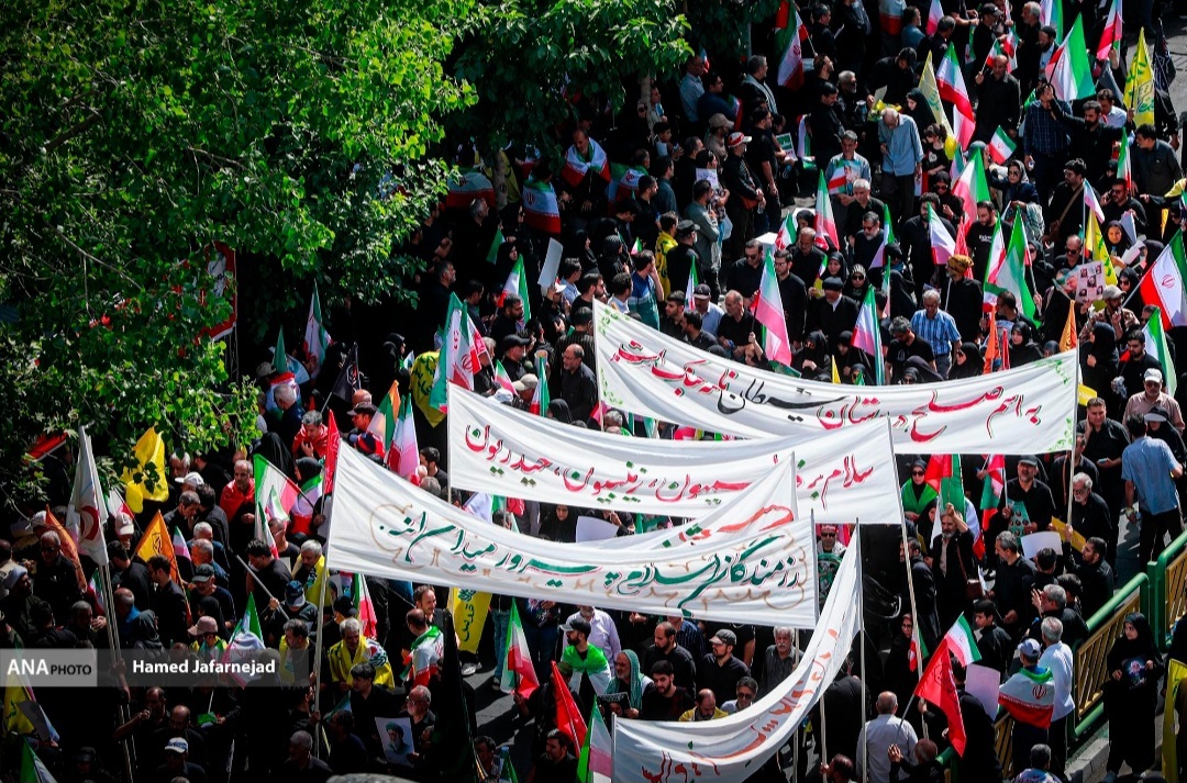 روایت خبرنگار آنا از حضور میلیونی مردم تهران در تشییع شهدای حملات ۲۳ خرداد؛ روزی که پایتخت ایران قلب تپنده وحدت و مقاومت شد