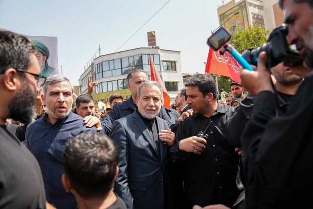 حضور سران قوا و نمایندگان مجلس در بدرقه سرداران و دانشمندان شهید حضور سران قوا و نمایندگان مجلس در بدرقه سرداران و دانشمندان شهید