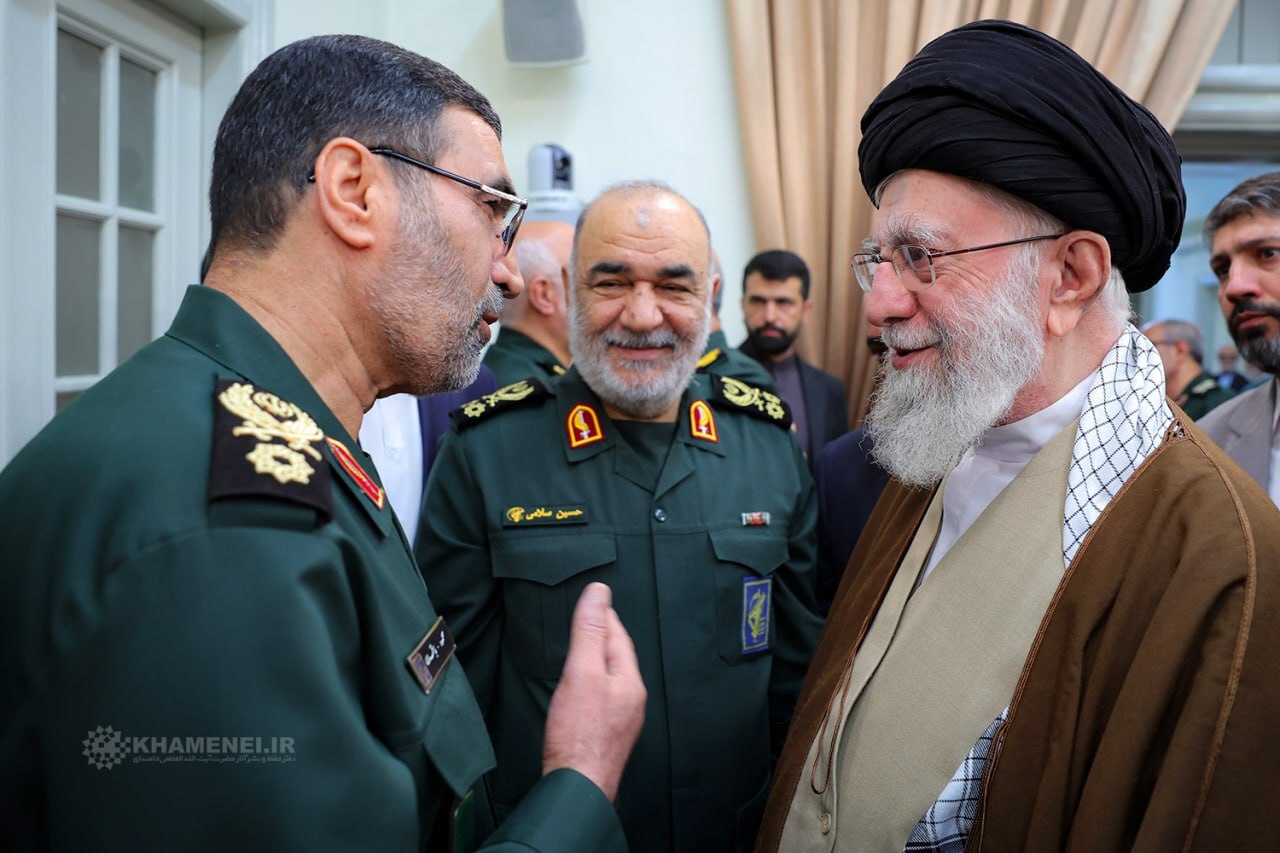 روایت همسر سردار شهید محمود باقری از جنایت صهیونیستها در سحرگاه ۲۳ خرداد روایت همسر سردار شهید محمود باقری از جنایت صهیونیستها در سحرگاه ۲۳ خرداد