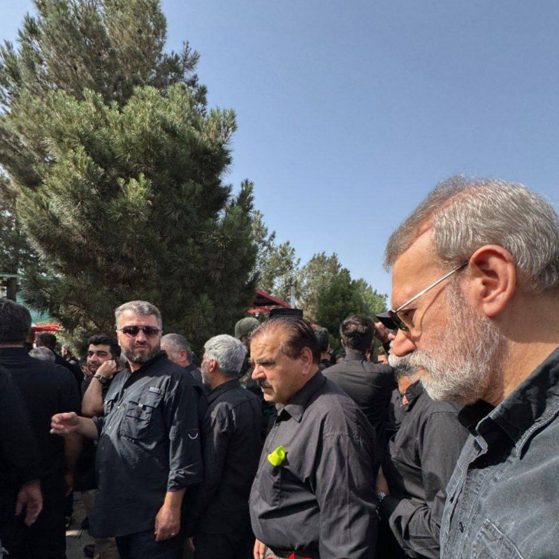 قطعه ۵۰ بهشت زهرا در تدارک پذیرایی از میهمان عزیز؛ سرلشکر حاجی‌زاده در کنار شهدای مدافع حرم آرام می‌گیرد