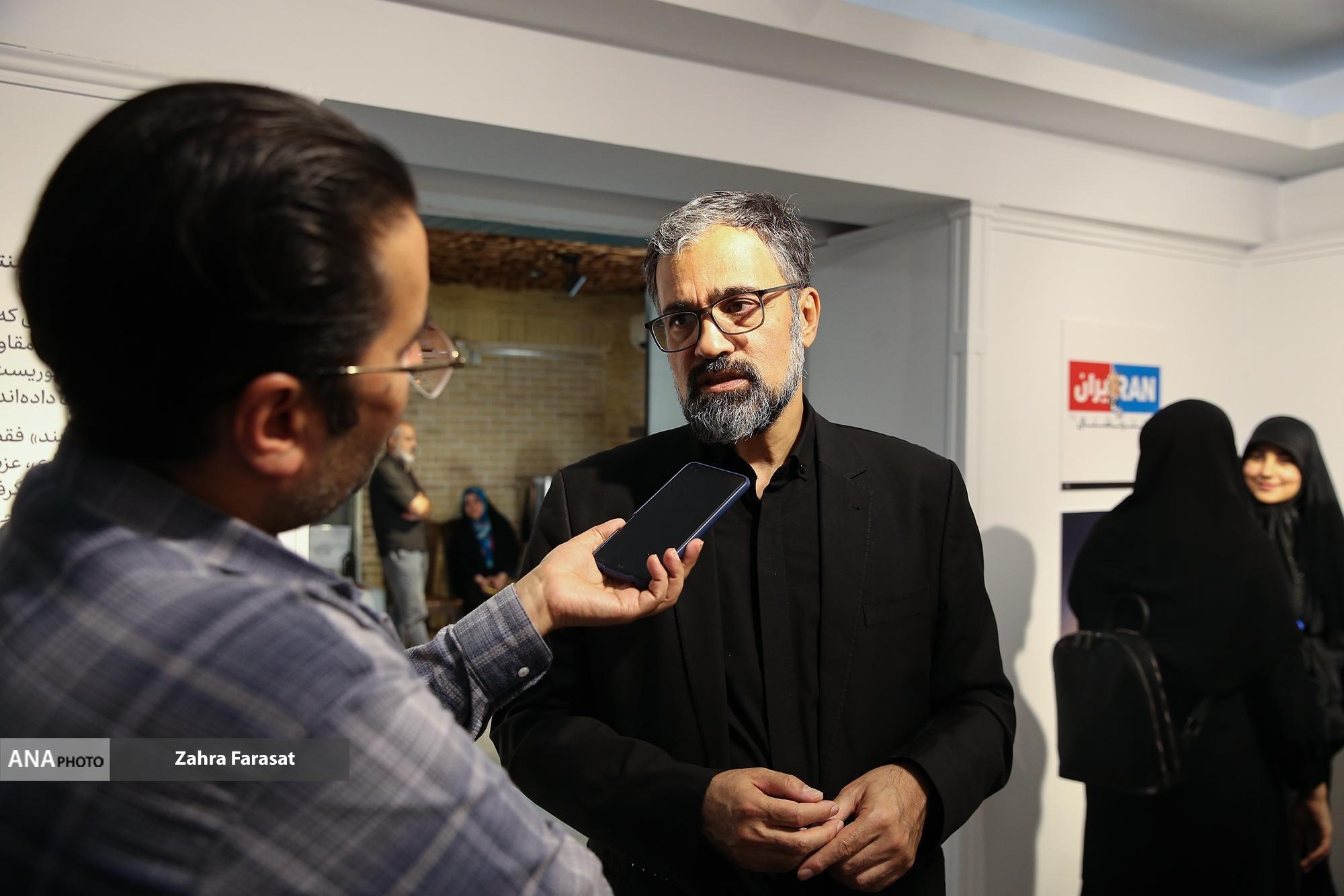 نمایشگاه  کارتون و کاریکاتور «پوزه‌بند» در حوزه هنری آغاز به کار کرد