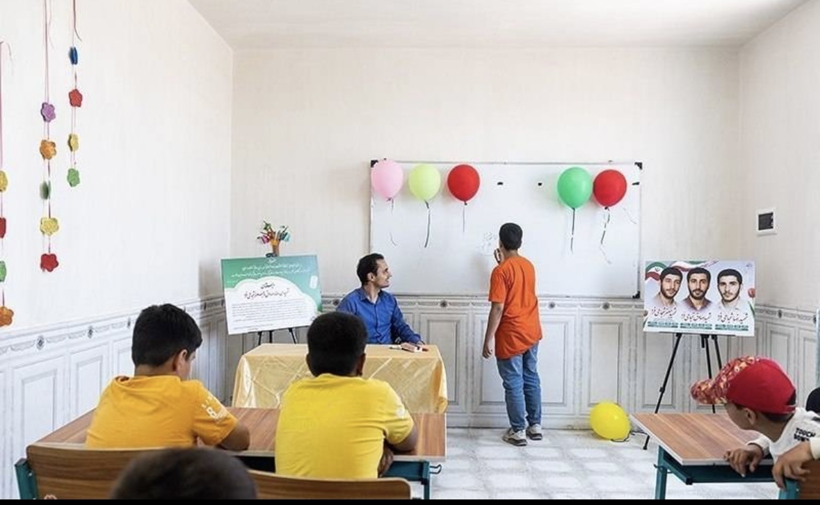 کتابخانه شهید «همتی» و دبستان شهیدان «شجاعی فرد» به اهالی روستایی در شرق کشور اهدا شد کتابخانه شهید «همتی» و دبستان شهیدان «شجاعی فرد» به اهالی روستایی در شرق کشور اهدا شد