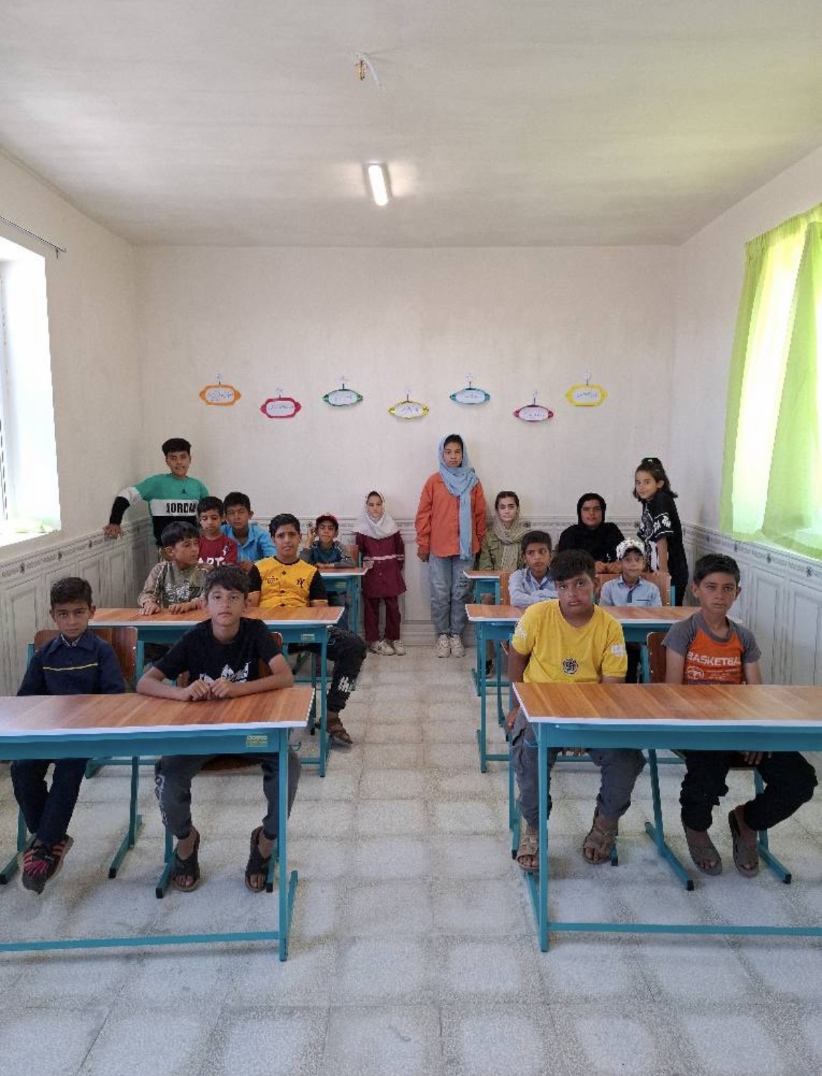 کتابخانه شهید «همتی» و‌ دبستان شهیدان «شجاعی فرد» به اهالی روستایی در شرق کشور اهدا شد