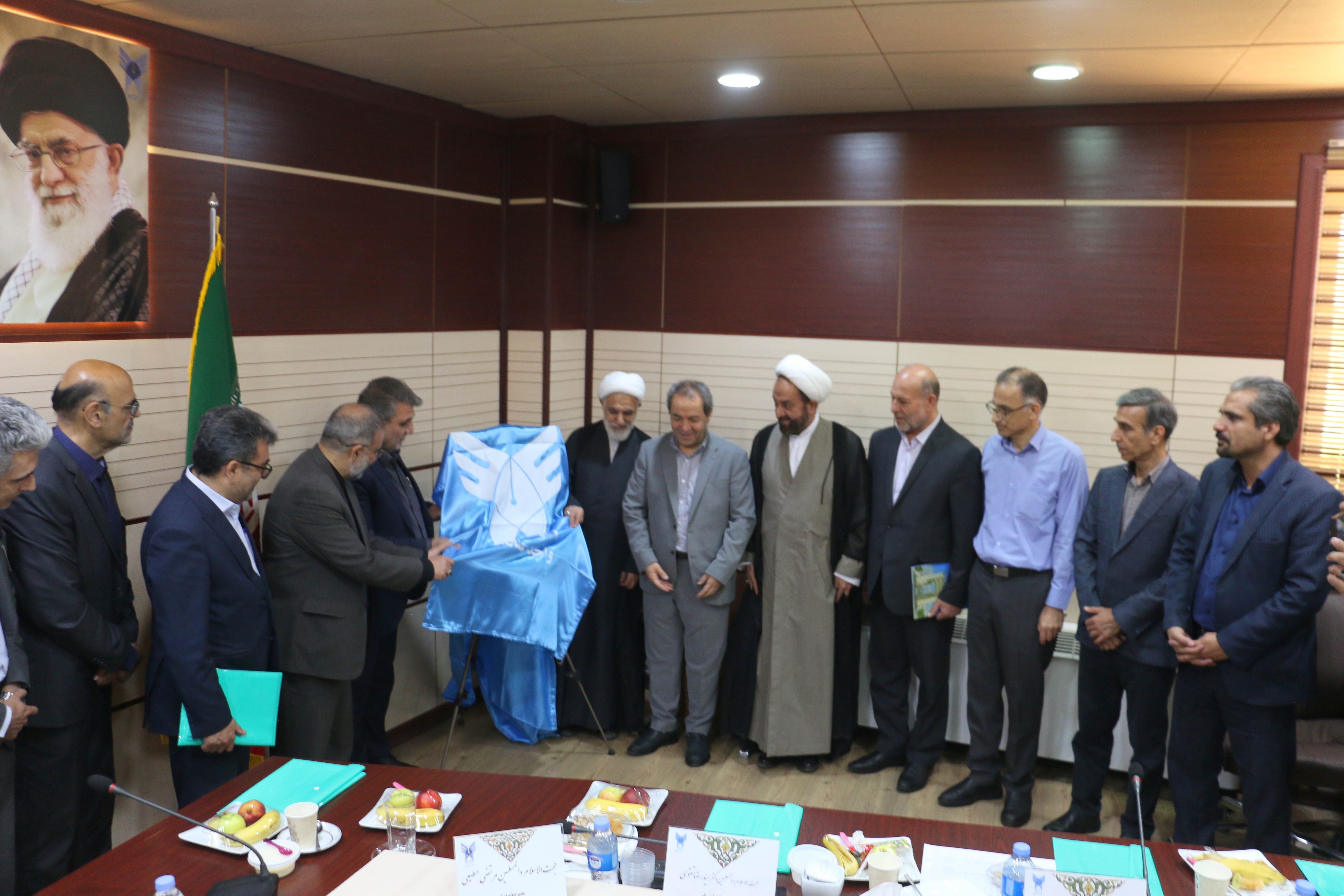 رونمایی از پوستر چهارمین جشنواره ملی داستاننویسی «بهیاد لالهها» رونمایی از پوستر چهارمین جشنواره ملی داستاننویسی «بهیاد لالهها»