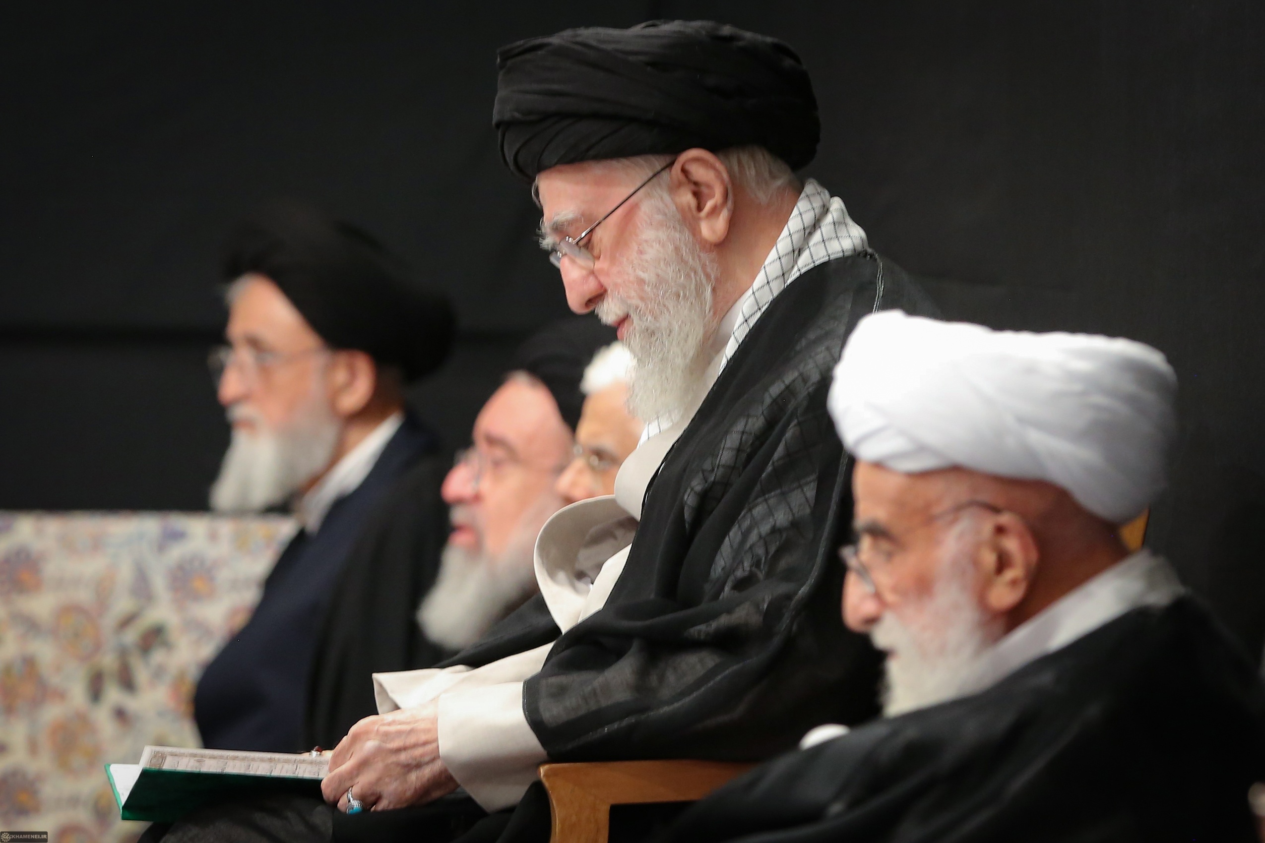 سیاوشانی در کشتی نجات