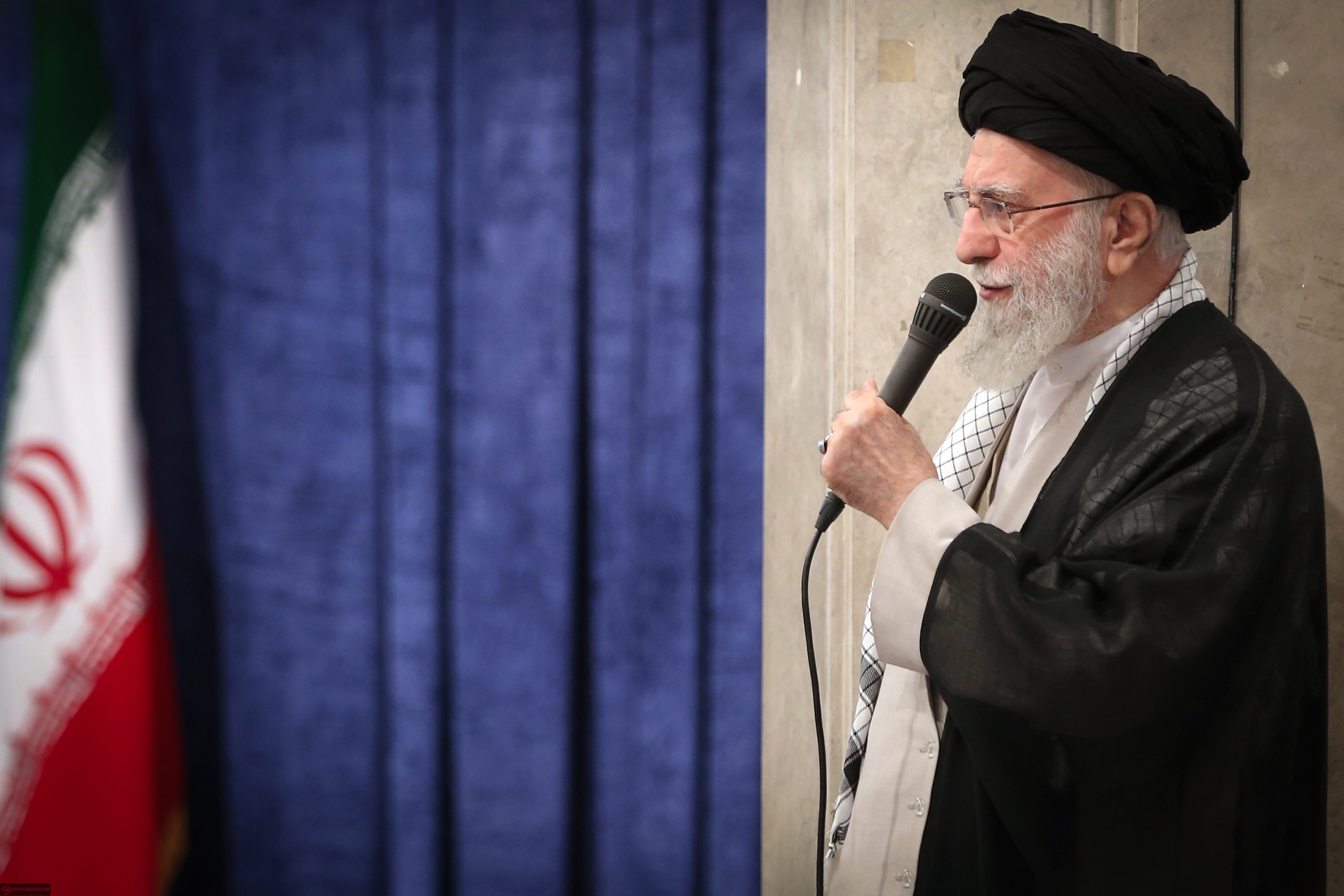 سیاوشانی در کشتی نجات