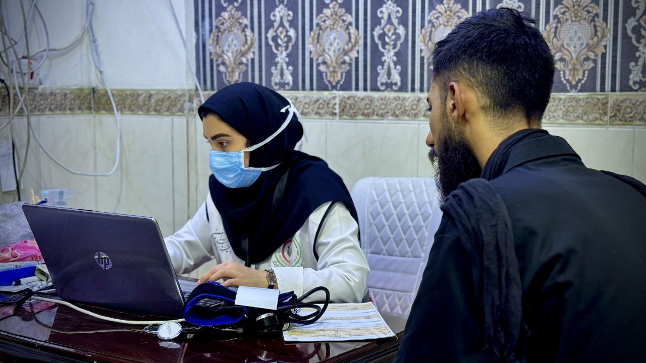 حضور فداکارانه کادر درمان در مسیر اربعین؛ خدمت عاشقانه از مرز تا حرم حضور فداکارانه کادر درمان در مسیر اربعین؛ خدمت عاشقانه از مرز تا حرم