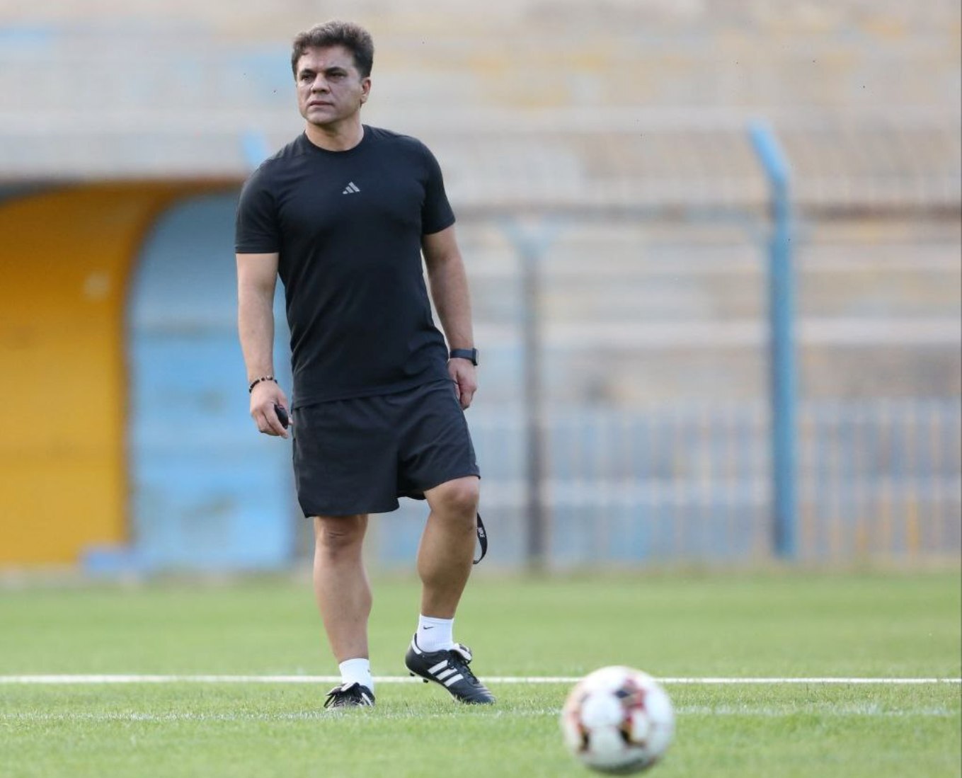 رضایی: سهمیه جذب ۷ بازیکن لیگ برتری ظلم است/ قیمت دو بازیکن یک تیم لیگ برتری برابر بودجه تیمی دیگر است