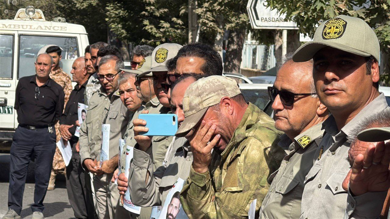 آغاز مراسم تشییع پیکر محیطبان شهید محمود شهمرادی در کلوکند آغاز مراسم تشییع پیکر محیطبان شهید محمود شهمرادی در کلوکند