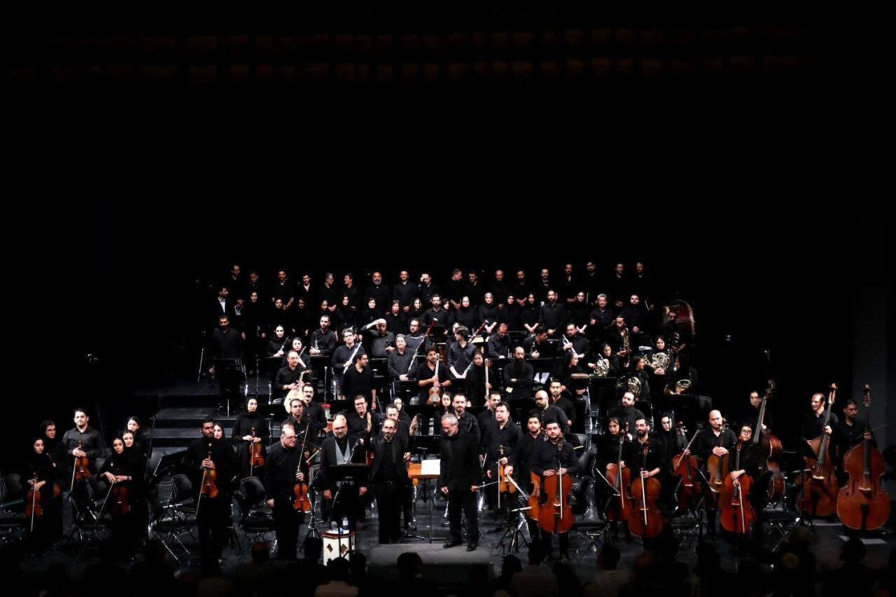 از &laquo;ای کاروان&raquo; تا &laquo;ای ایران&raquo; در شب &laquo;گلگون&raquo; ارکستر موسیقی ملی ایران