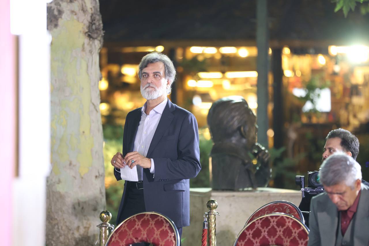 ارادت هنرمندان به شهدا در روحیه جامعه اثرگذار است ارادت هنرمندان به شهدا در روحیه جامعه اثرگذار است