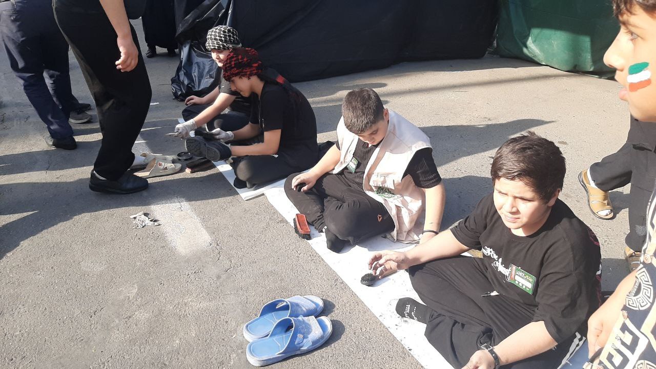 فریاد «لبیک یا حسین» در پایتخت؛ جاماندگان اربعین، پیام وفاداری سر دادند+ عکس و فیلم