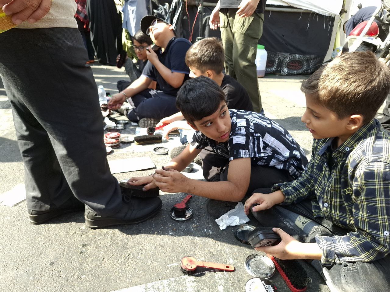 فریاد «لبیک یا حسین» در پایتخت؛ جاماندگان اربعین، پیام وفاداری سر دادند+ عکس و فیلم