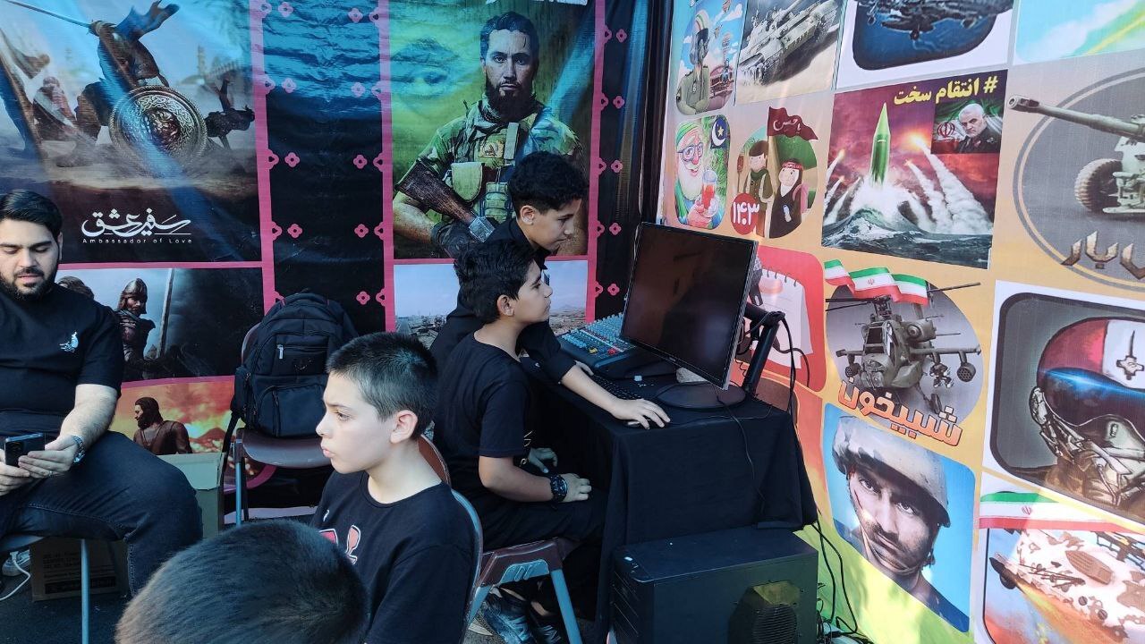 فریاد «لبیک یا حسین» در پایتخت؛ جاماندگان اربعین، پیام وفاداری سر دادند+ عکس و فیلم