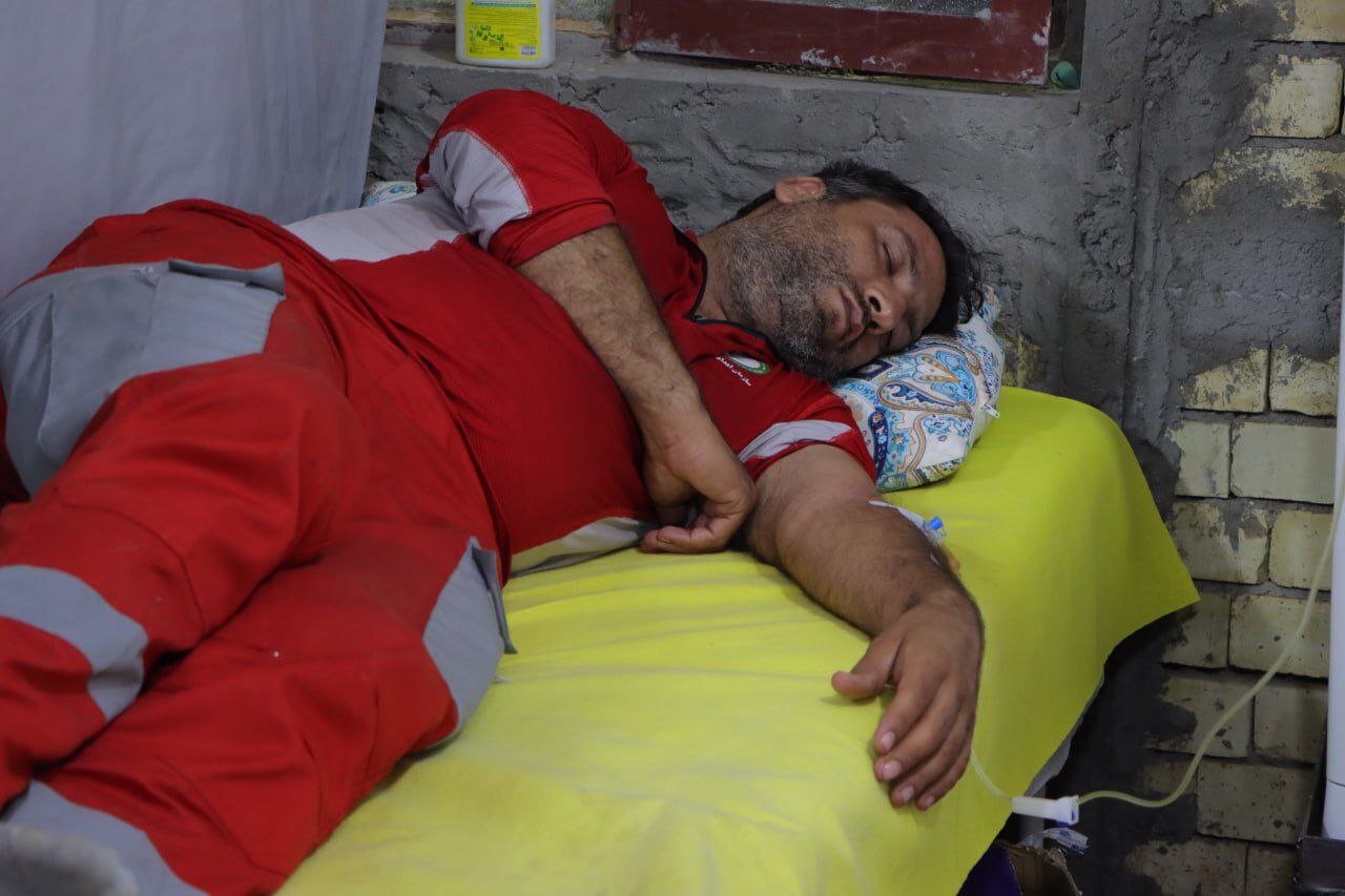 خدمات گسترده و مستمر هلال احمر در ایام اربعین؛ از مراقبت پزشکی تا امداد و نجات زائران خدمات گسترده و مستمر هلال احمر در ایام اربعین؛ از مراقبت پزشکی تا امداد و نجات زائران