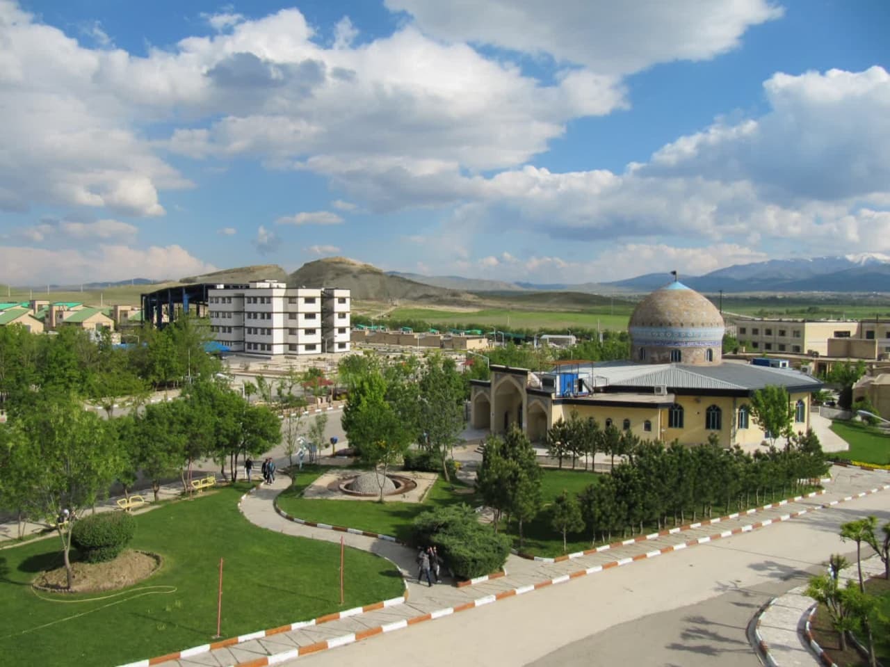 دانشگاه آزاد همدان؛ از مغازه کوچک تا الگویی موفق در آموزش و پژوهش دانشگاه آزاد همدان؛ از مغازه کوچک تا الگویی موفق در آموزش و پژوهش